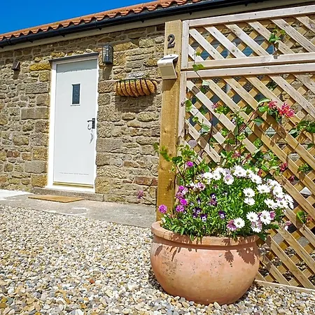 White House Farm - Beautiful Self Contained Courtyard 4*