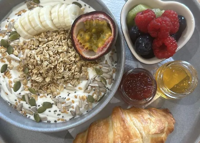 White House Farm - Beautiful Self Contained Courtyard Bed & Breakfast 3*