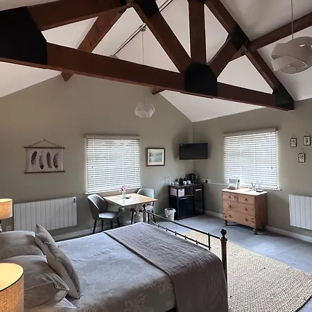 Oda ve Kahvaltı White House Farm - Beautiful Self Contained Courtyard 3*